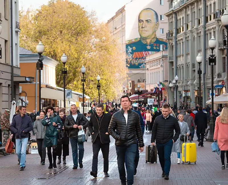 Арбат напротив. Арбат сейчас.