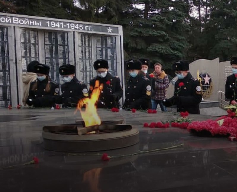 Митинг неизвестному солдату. Митинг день неизвестного солдата. Митинг неизвестному солдату 3 декабря. Афиша митинг день неизвестного солдата. В день неизвестного солдата возле немого обелиска.