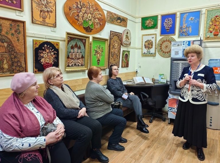 photo_5195373165331743597_y